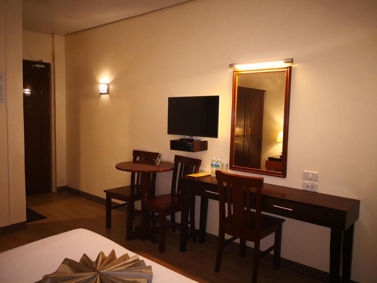 Sea Garden Resort Iloilo Pavia Buitenkant foto